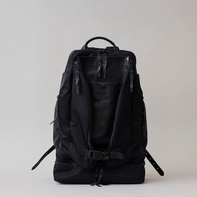 BACK PACK – cornelian taurus by daisuke iwanaga