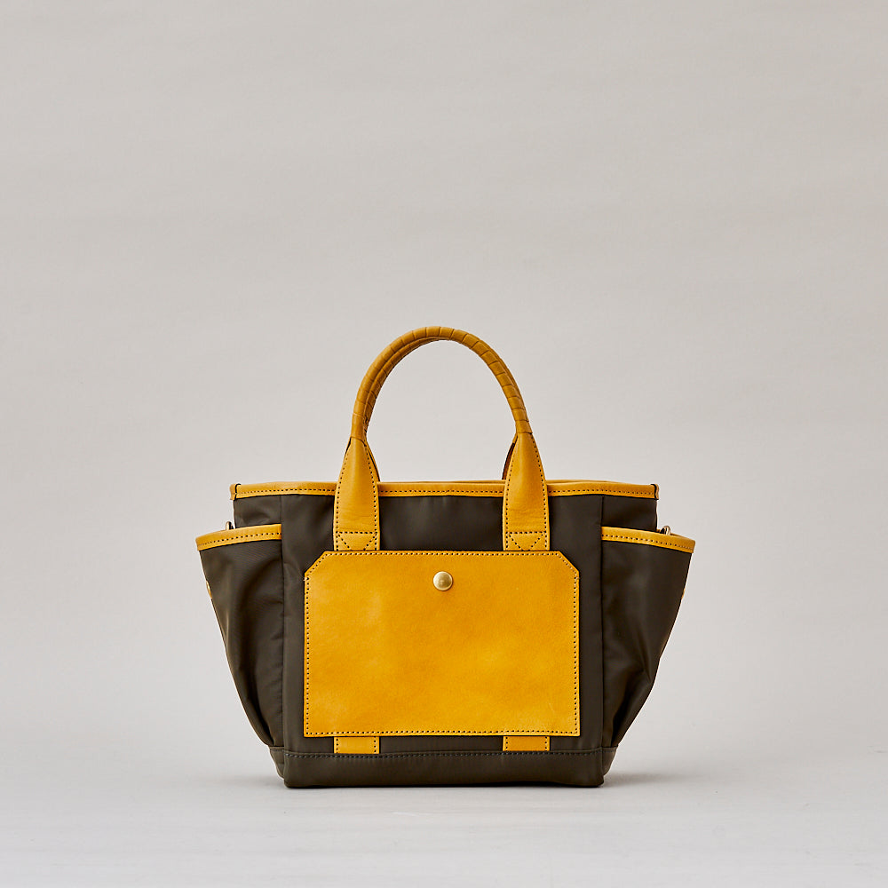 入荷のお知らせ tool tote S / co22sstt040 / R Nylon * H cow leather