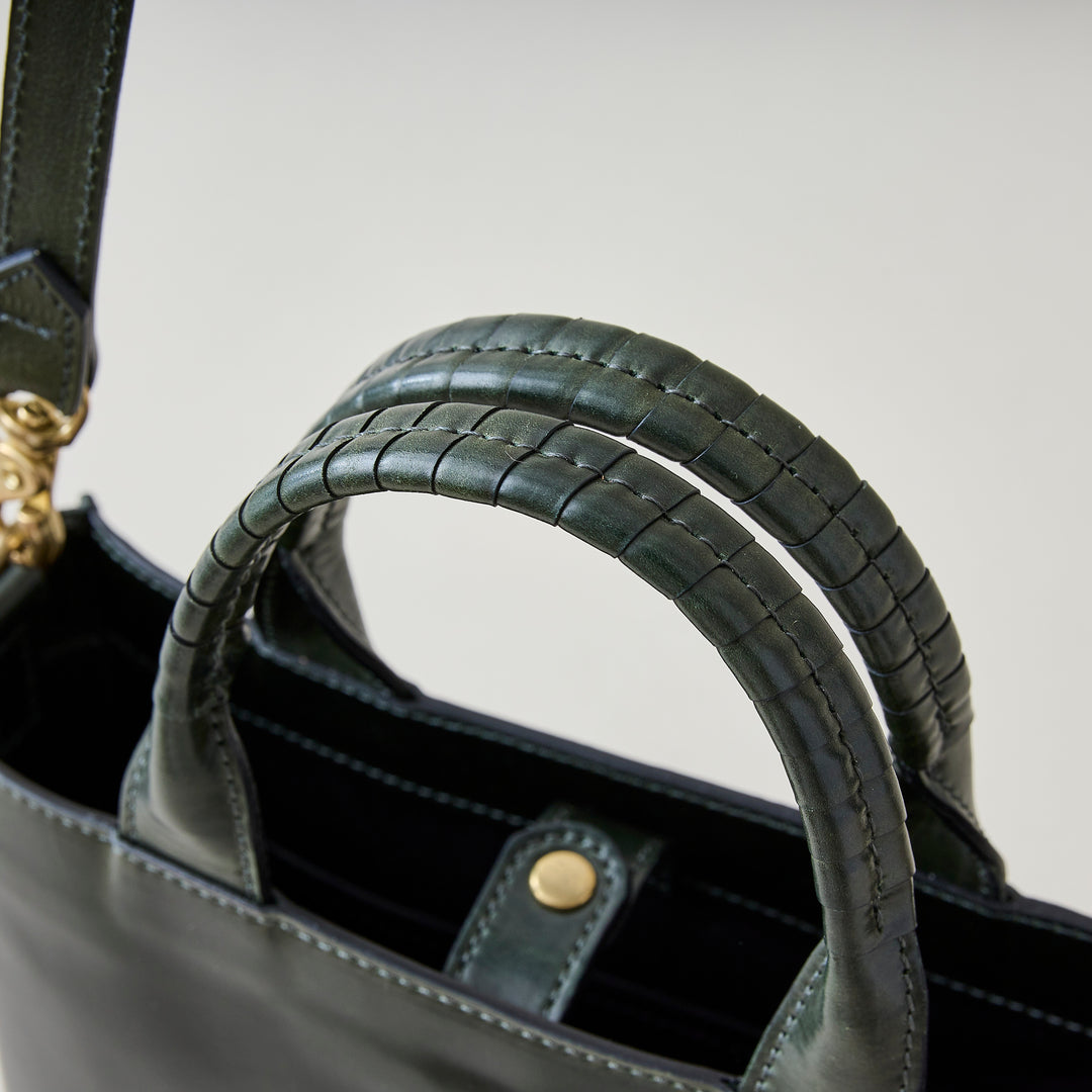 trace tote / co23fwtt020 / cordovan – cornelian taurus by daisuke