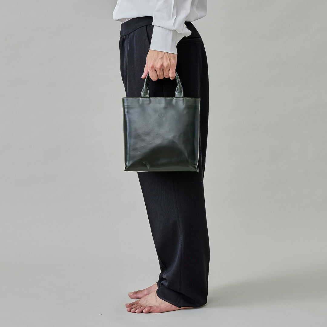 trace tote / co23fwtt020 / cordovan – cornelian taurus by