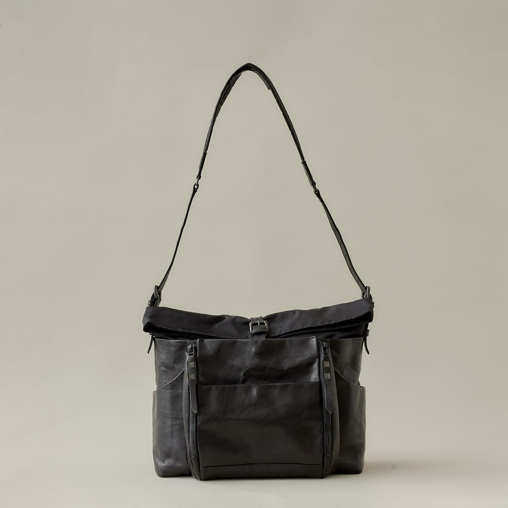 バッグ cornelian taurus - parallel shoulder S cornelian taurus / parallel shoulder SP / Goat leather｜ESTNATION