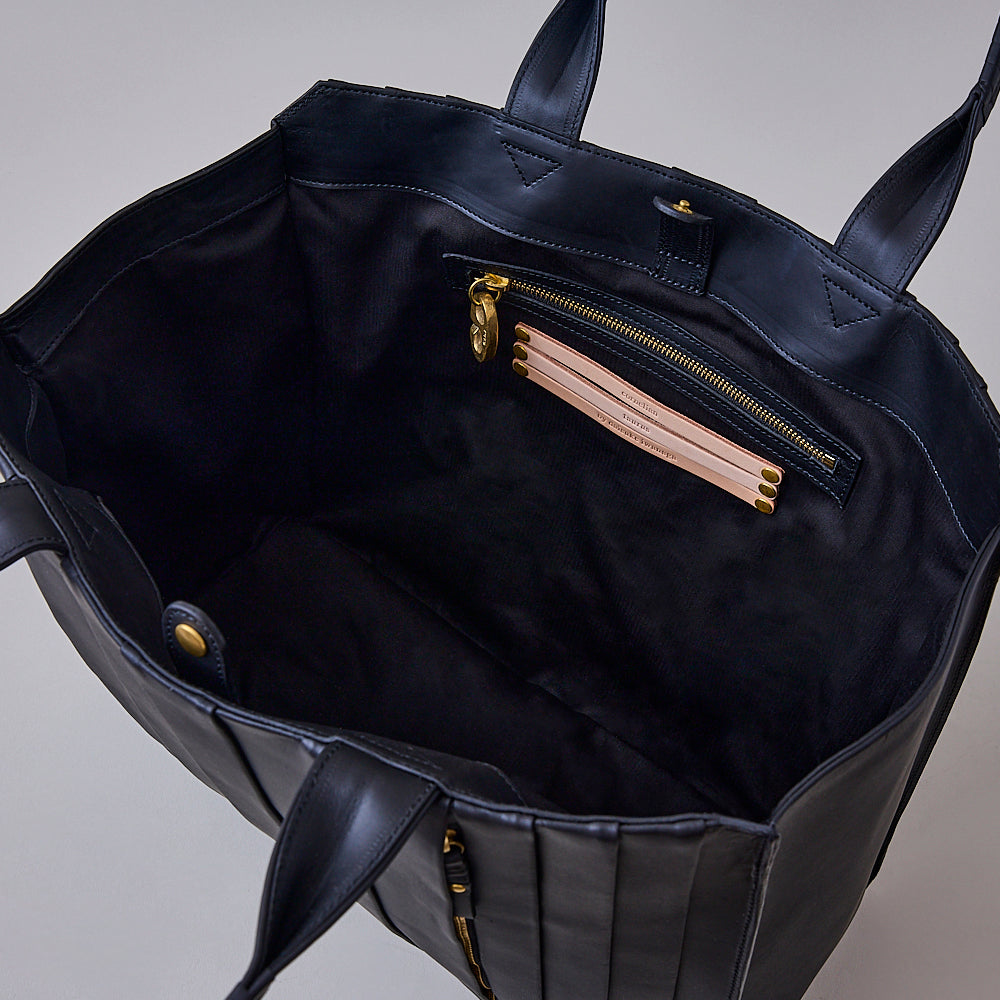 【美品】ice アントワーヌ・ダガタ wave tote L / co26sswt010 / tea husk leather(cow leather
