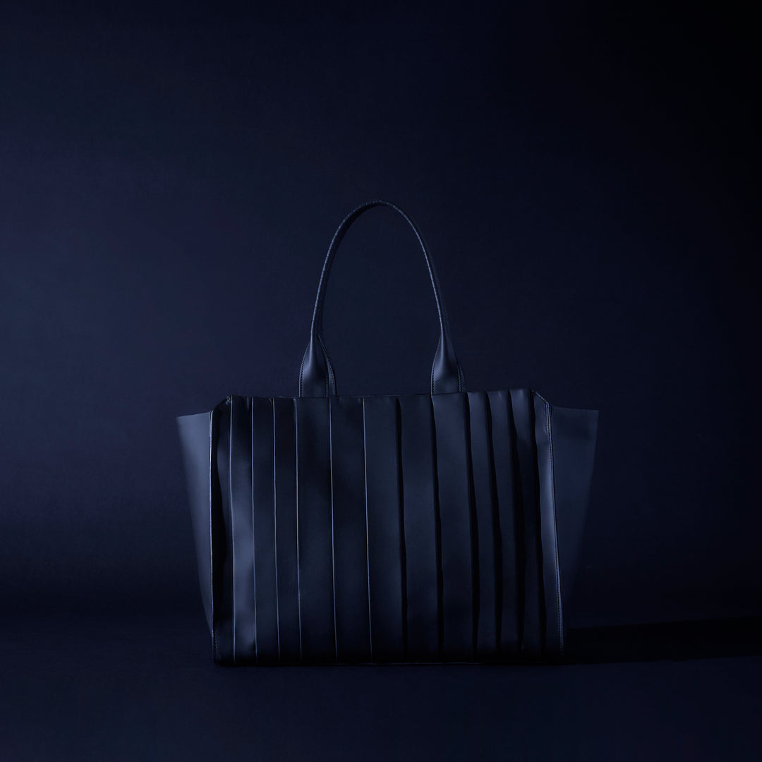 【美品】ice アントワーヌ・ダガタ wave tote L / co26sswt010 / tea husk leather(cow leather