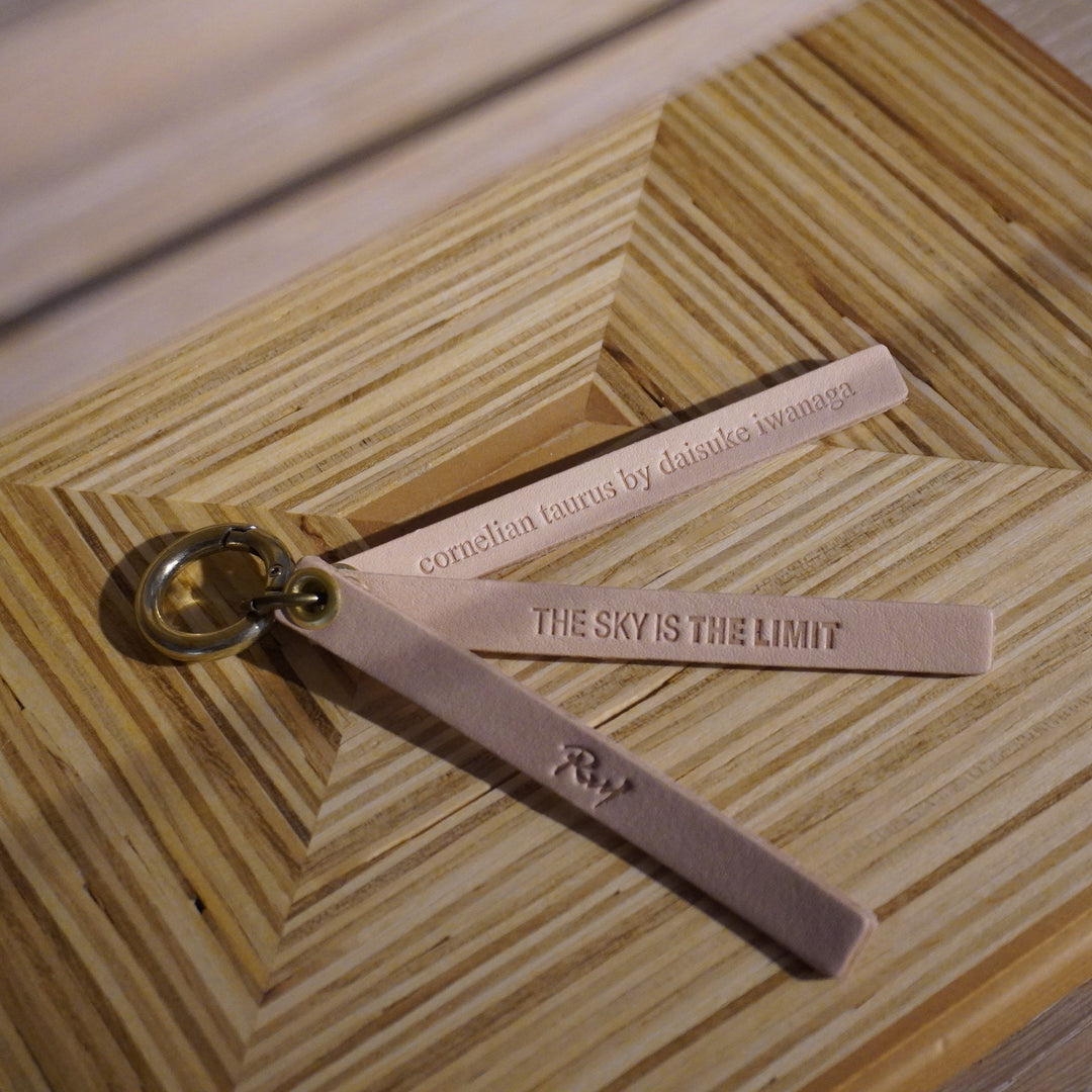 Ruy * cornelian taurus key holder / co25fwrck010 / cow leather