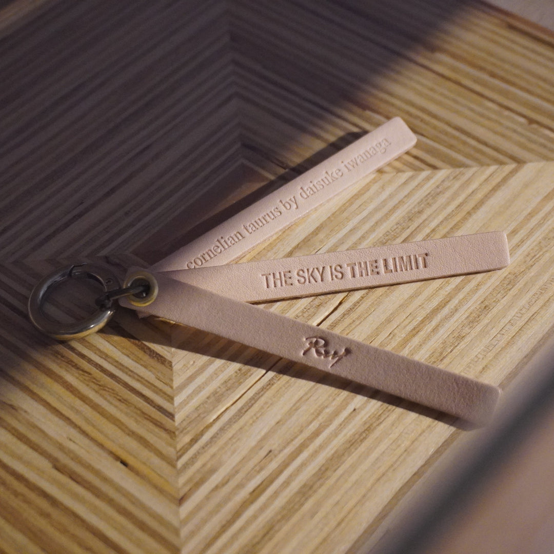 Ruy * cornelian taurus key holder / co25fwrck010 / cow leather