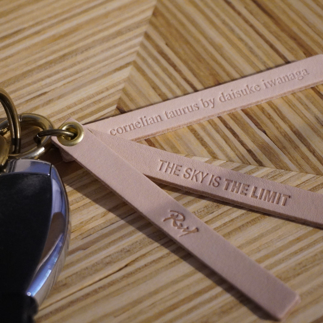 Ruy * cornelian taurus key holder / co25fwrck010 / cow leather