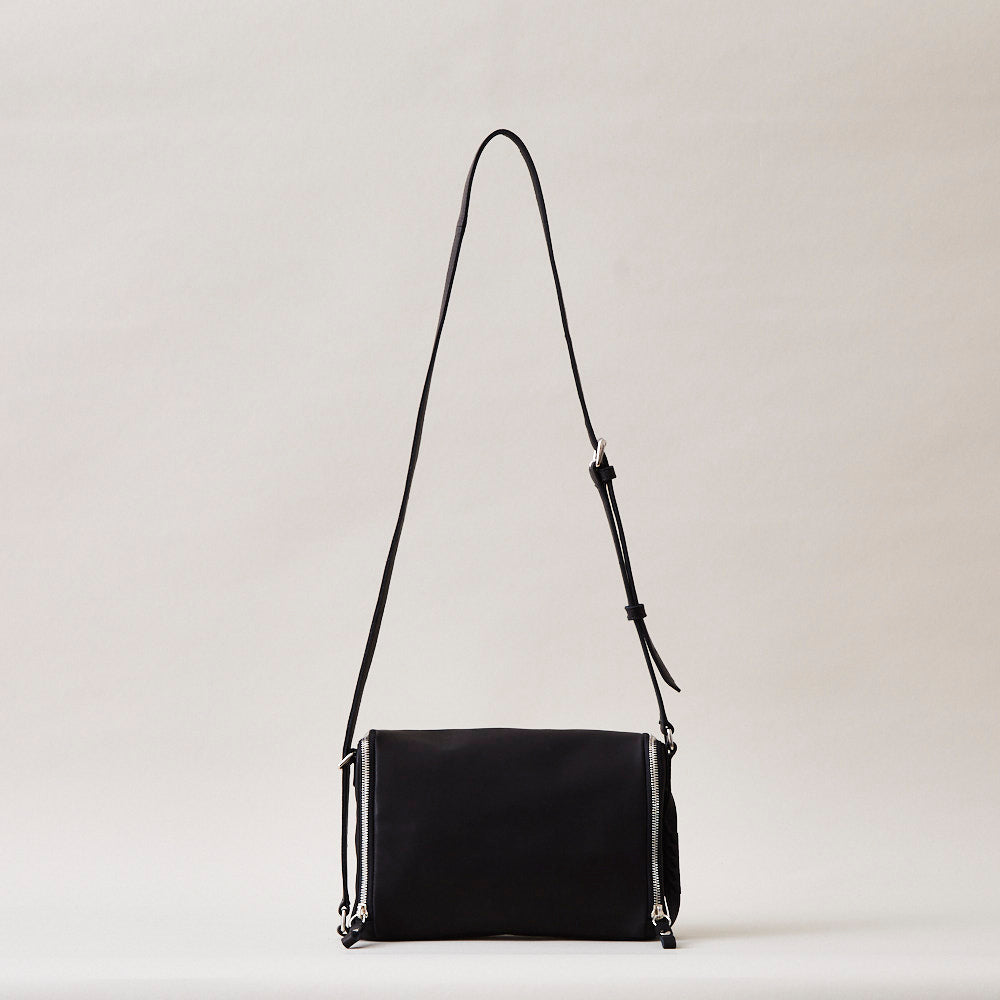 motion shoulder / co21ssms030 – cornelian taurus by daisuke iwanaga