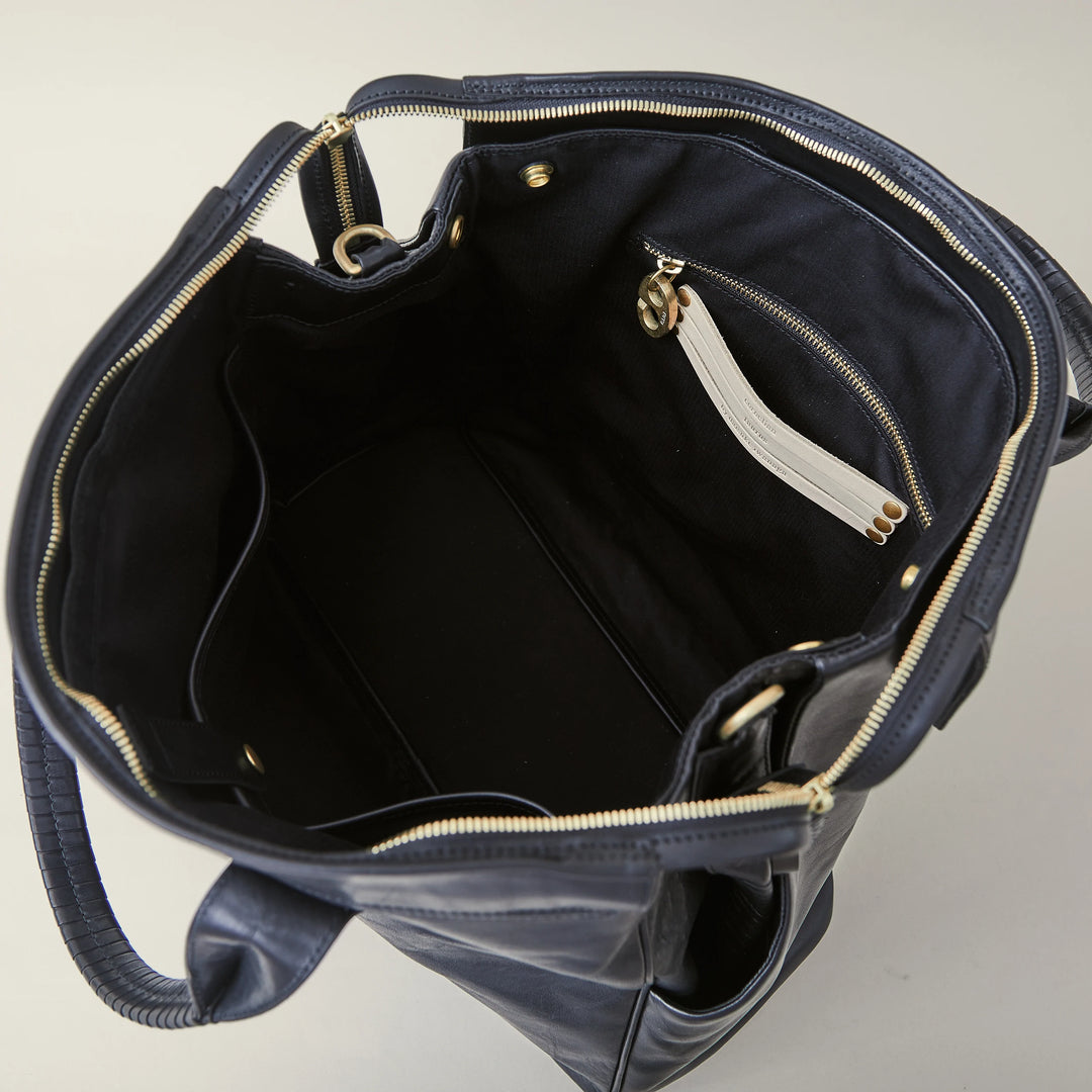 key hole boston MID / co23sskh030 / cow leather – cornelian taurus key hole boston MID / co23sskh030 / cow leather – cornelian taurus
