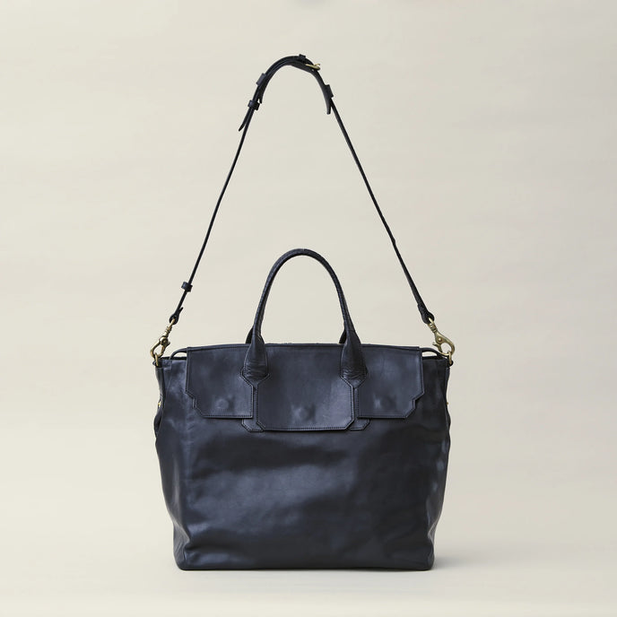 key hole boston MID / co23sskh030 / crocodile leather – cornelian