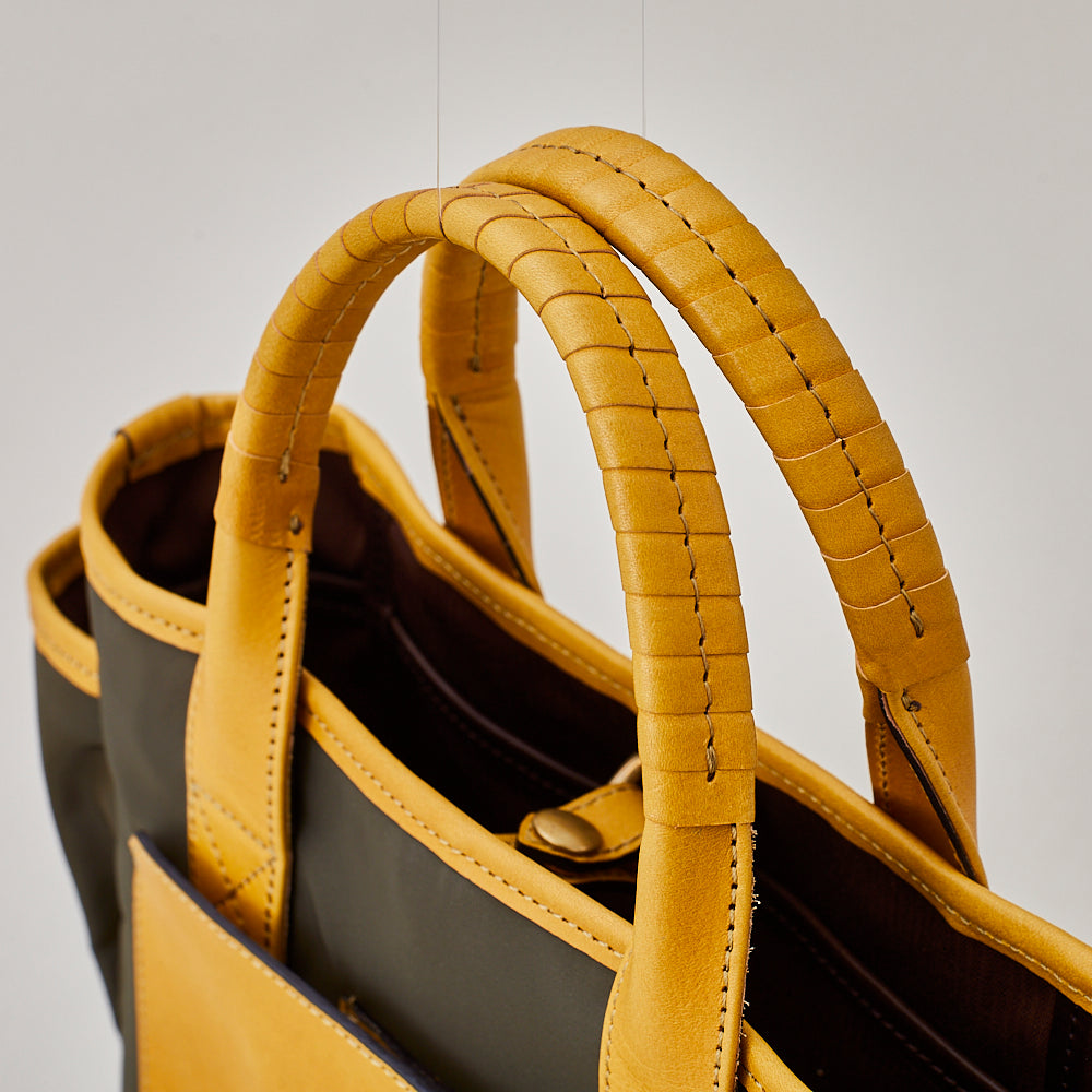 tool tote S / co22sstt040 / R Nylon*H cow leather