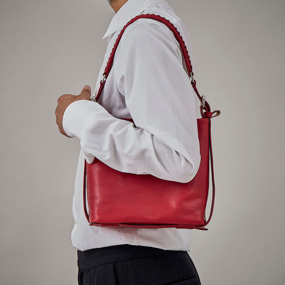 parallel shoulder S / co22fwpss030 / H cow leather – cornelian 