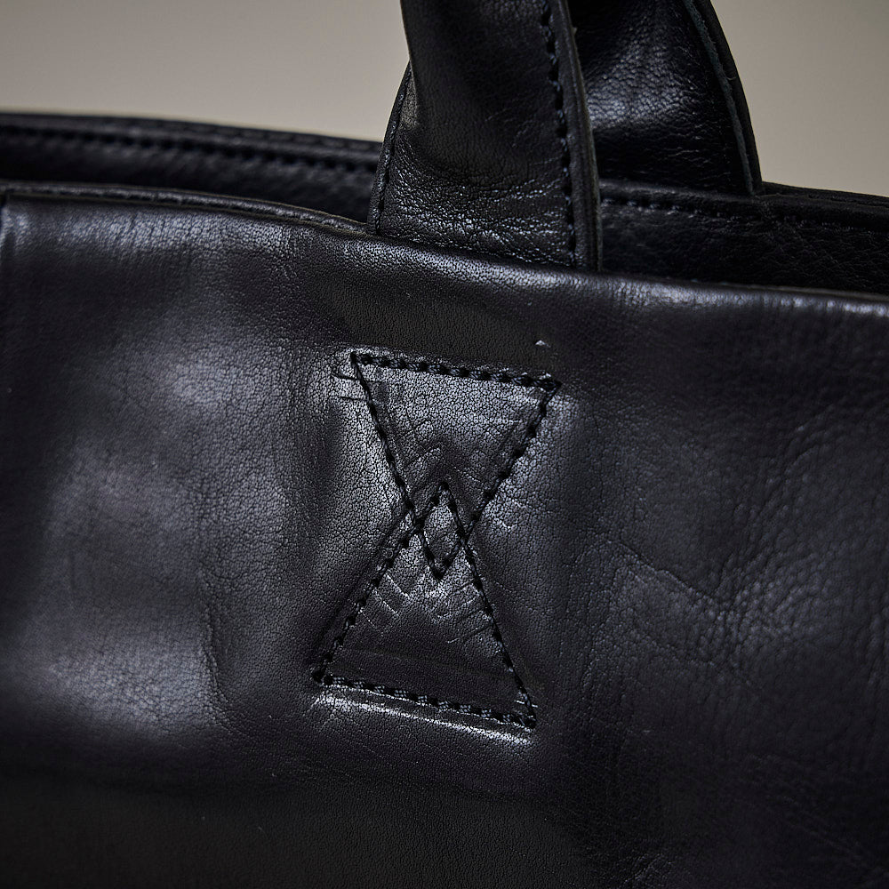 parallel tote MP / co22fwptm020 / cow leather – cornelian