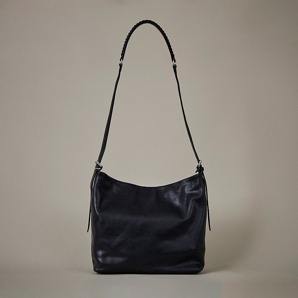 parallel shoulder MP / co22fwpsm020 / cow leather – cornelian